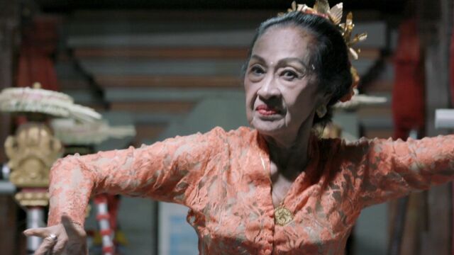 傅总夫人卧轨了